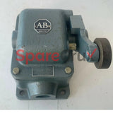 800TC-QAH2RD1 | ALLEN BRADLEY | 30mm Momentary Push Button 800T PB